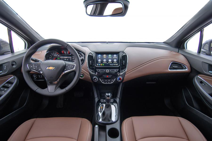 Торпедо Chevrolet Cruze Premier 2019 года  (LA) (фото 3 из 21)
